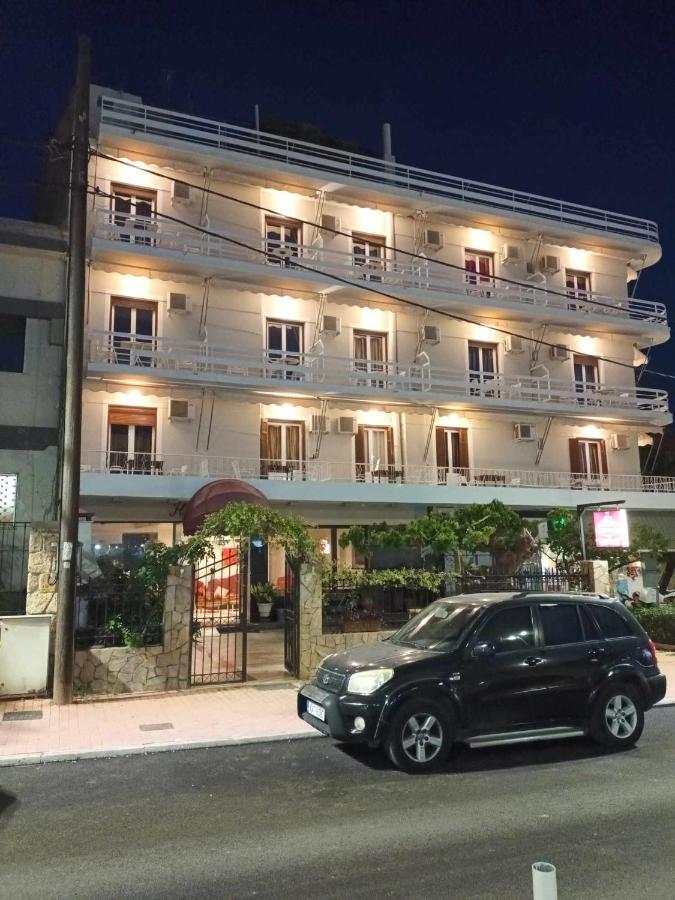 Saint George Hotel Lutrá Edipszú Kültér fotó