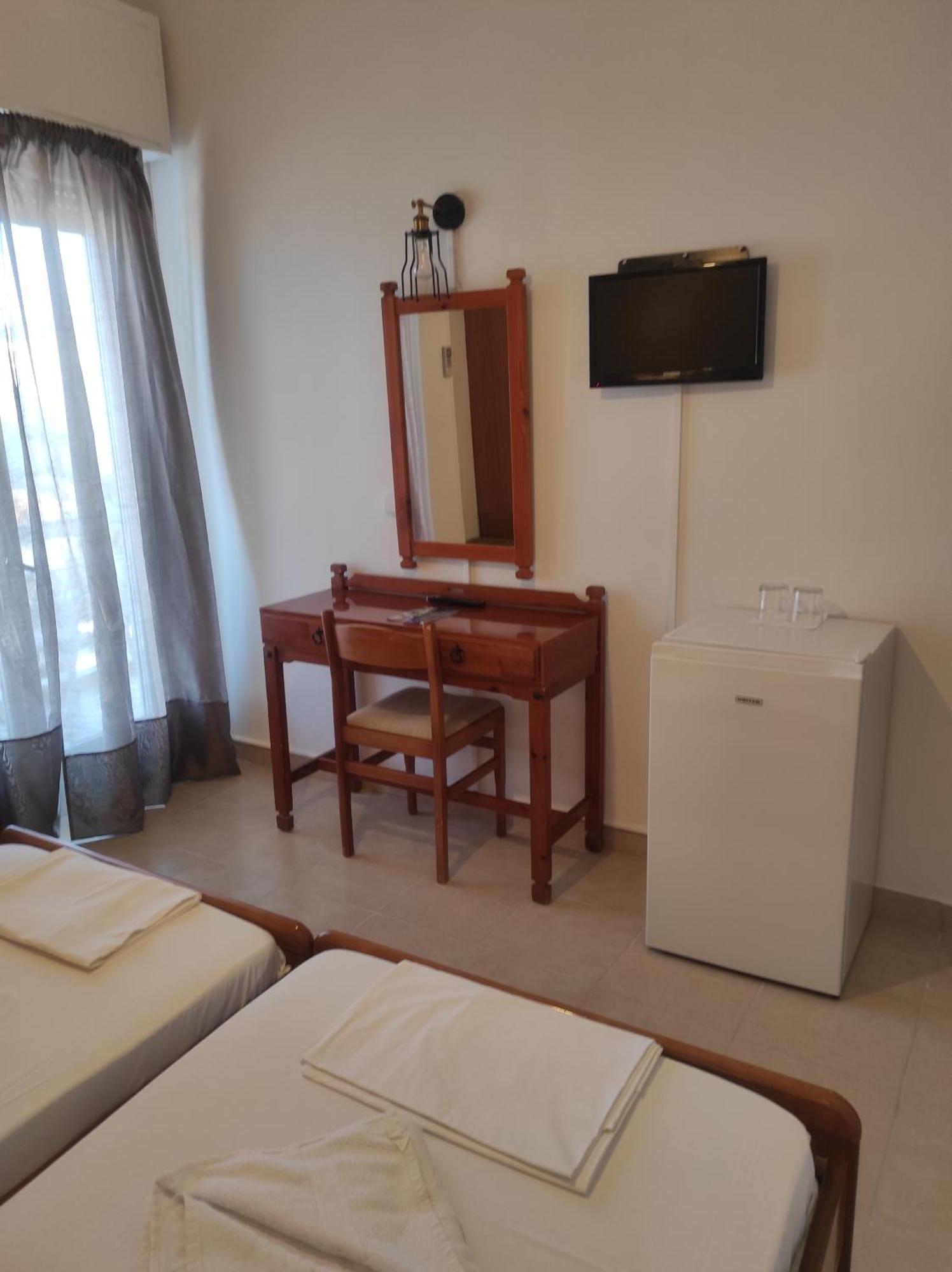 Saint George Hotel Lutrá Edipszú Kültér fotó