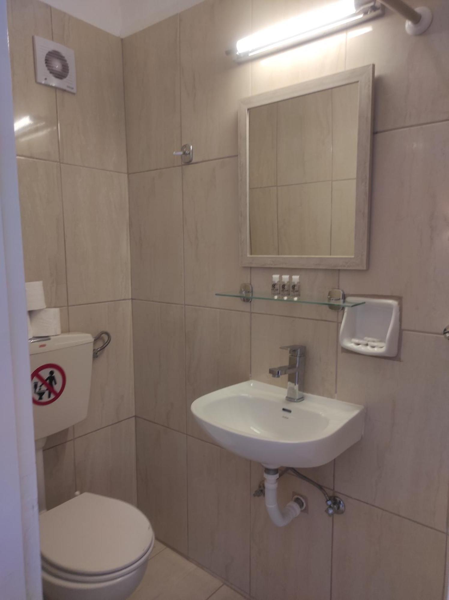 Saint George Hotel Lutrá Edipszú Kültér fotó