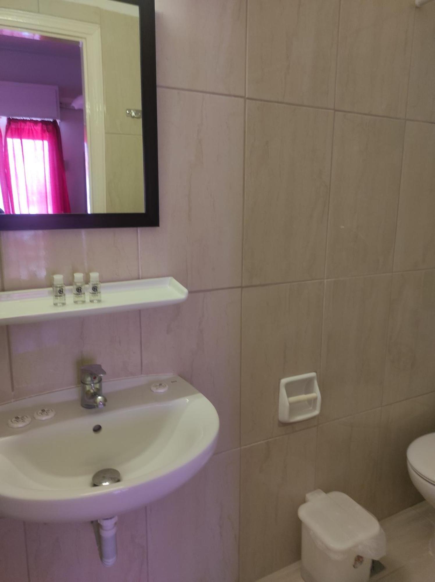 Saint George Hotel Lutrá Edipszú Kültér fotó