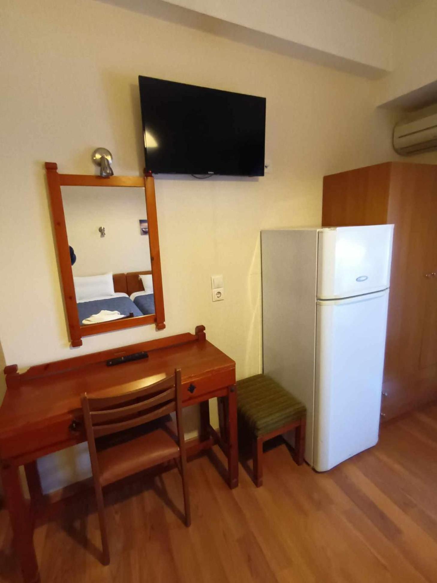 Saint George Hotel Lutrá Edipszú Kültér fotó
