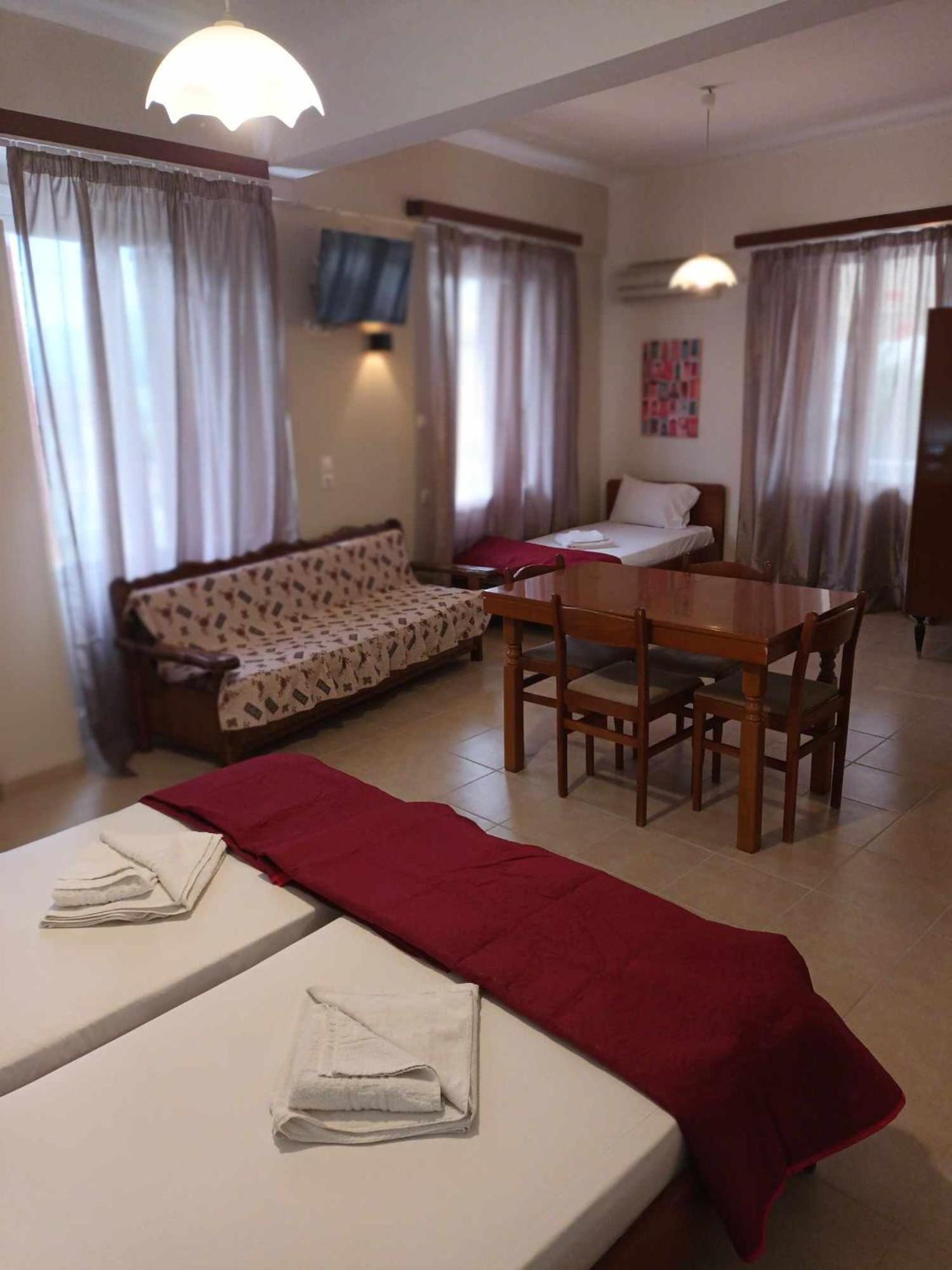 Saint George Hotel Lutrá Edipszú Kültér fotó