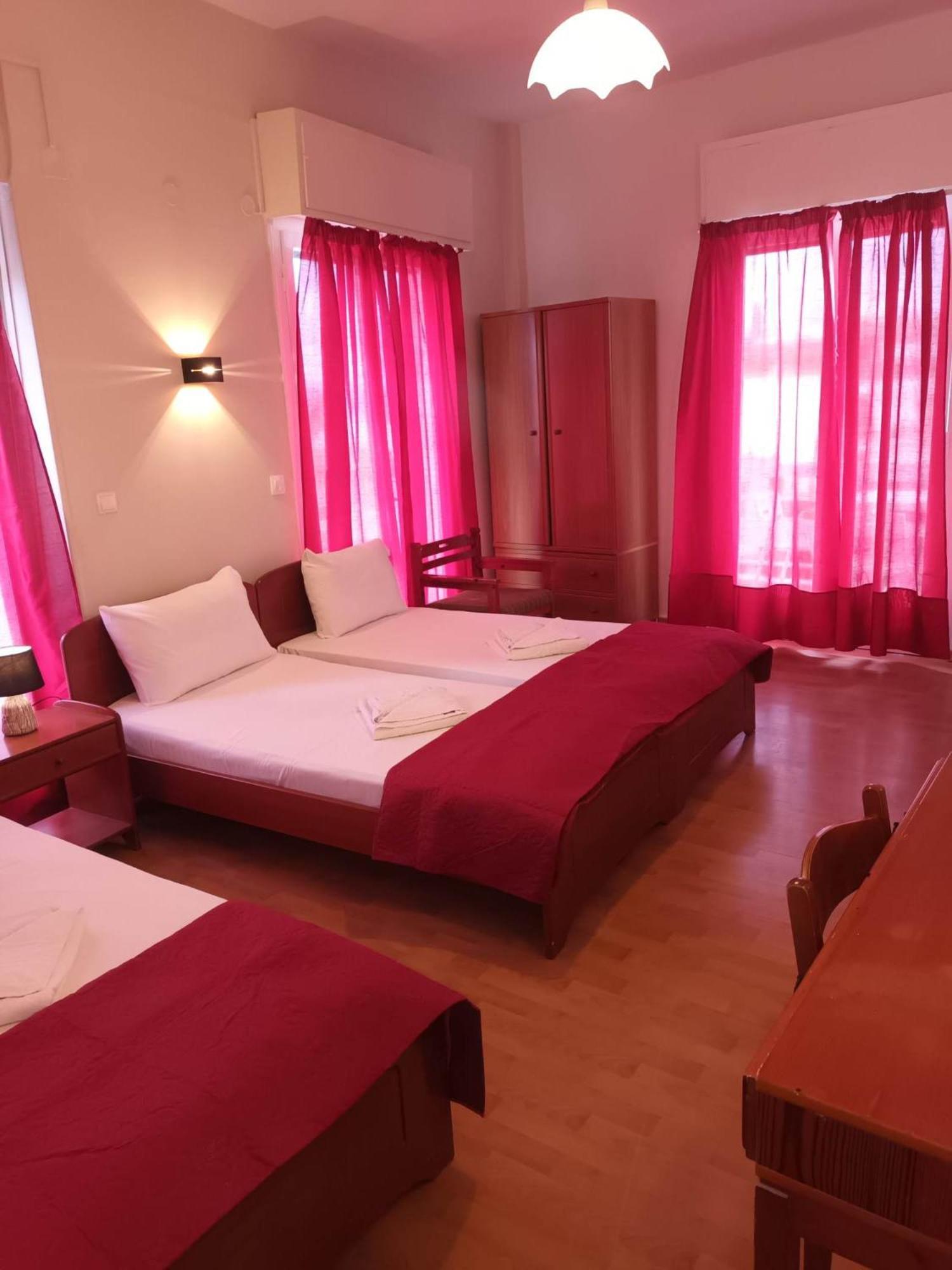 Saint George Hotel Lutrá Edipszú Kültér fotó