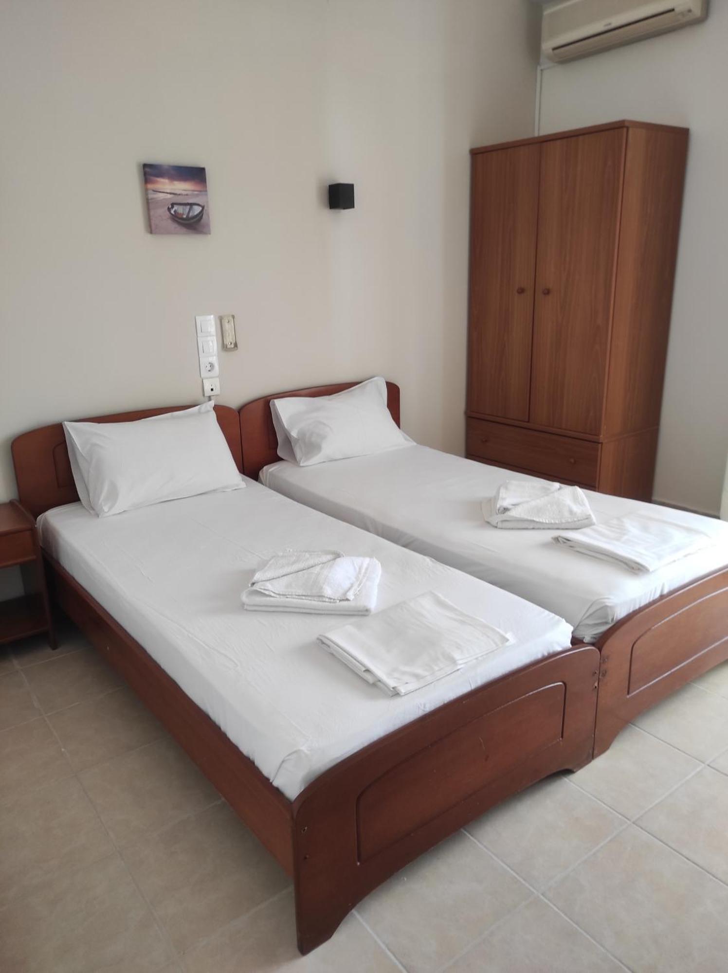 Saint George Hotel Lutrá Edipszú Kültér fotó