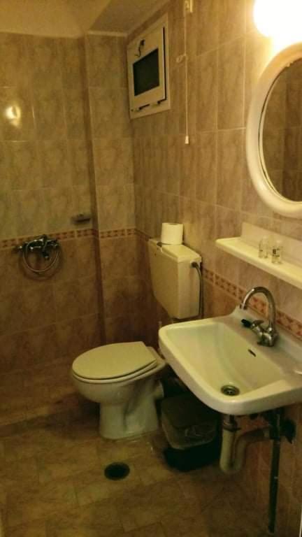 Saint George Hotel Lutrá Edipszú Kültér fotó